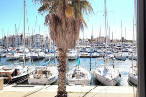 T2 Vue sur le port en zone piétonne, Parking privé